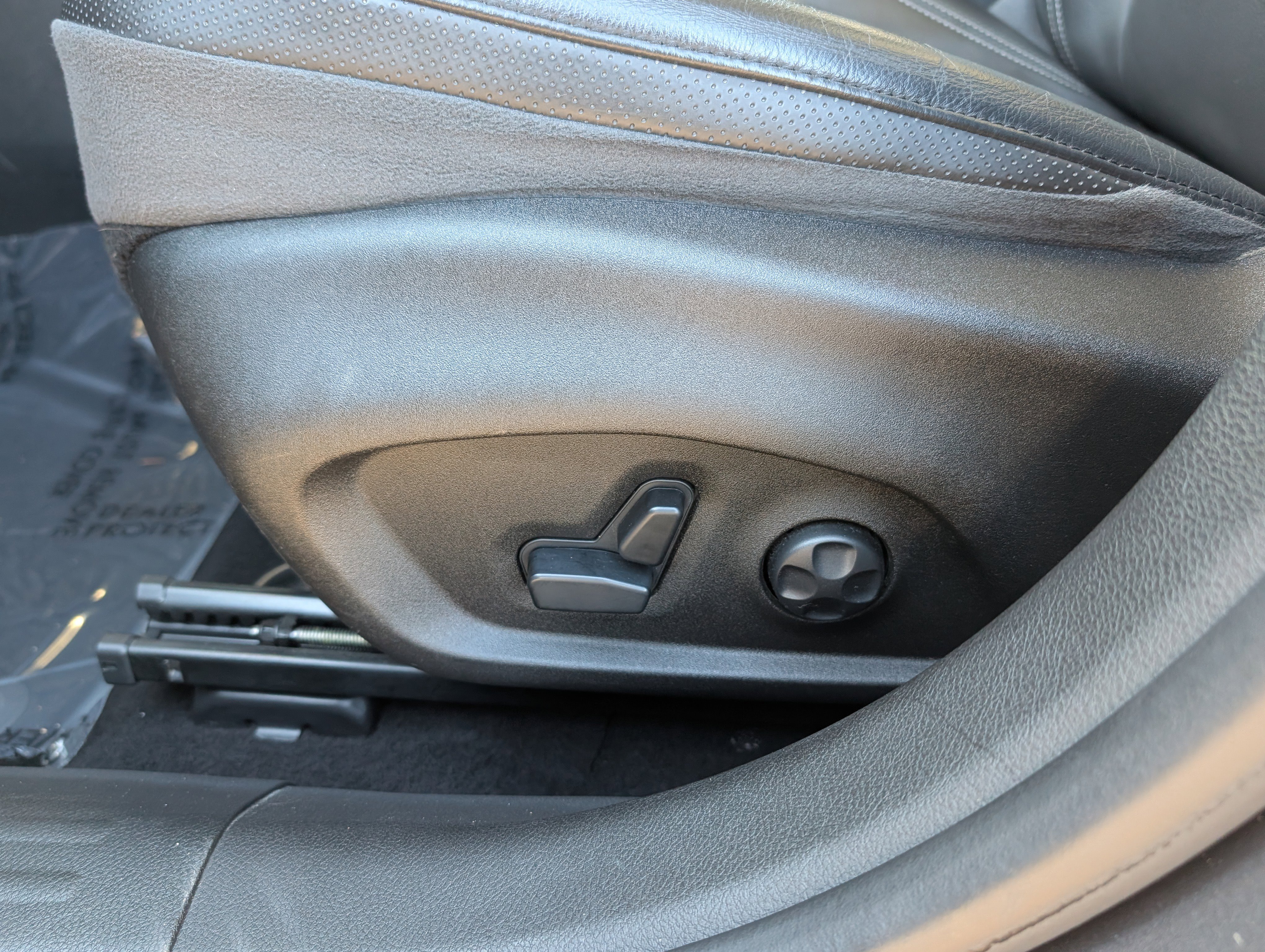 Used 2019 Jeep Renegade Limited w/ UConnect 8.4 Nav Group image 19