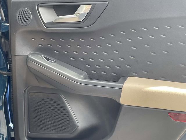 Certified 2020 Ford Escape Titanium image 29