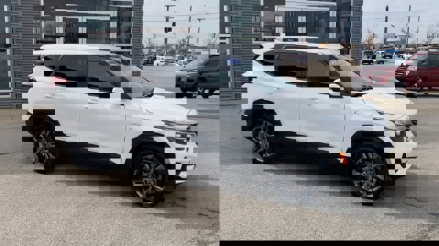 Used 2023 Kia Seltos LX image 3