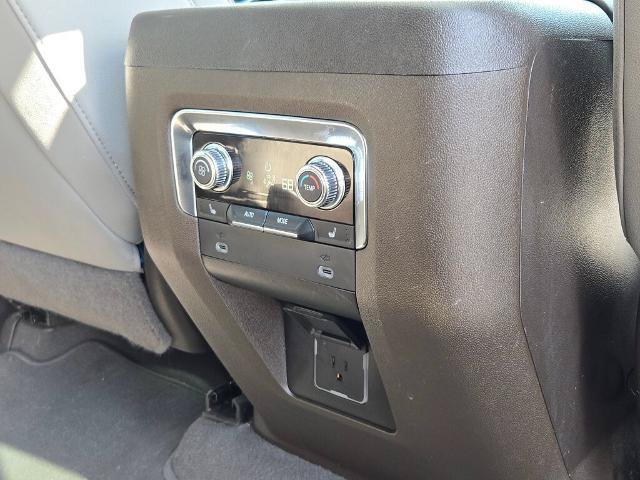 Used 2022 GMC Yukon SLT w/ SLT Premium Package AWD/4WD image 11