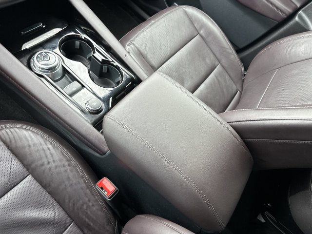 Certified 2025 Ford Explorer Platinum RWD image 21