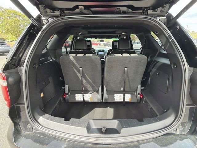 Certified 2017 Ford Explorer XLT w/ Equipment Group 202A image 28