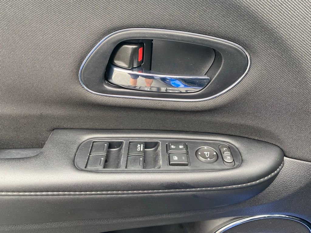 Used 2022 Honda HR-V EX image 11