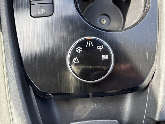 Used 2023 Nissan Rogue S image 37