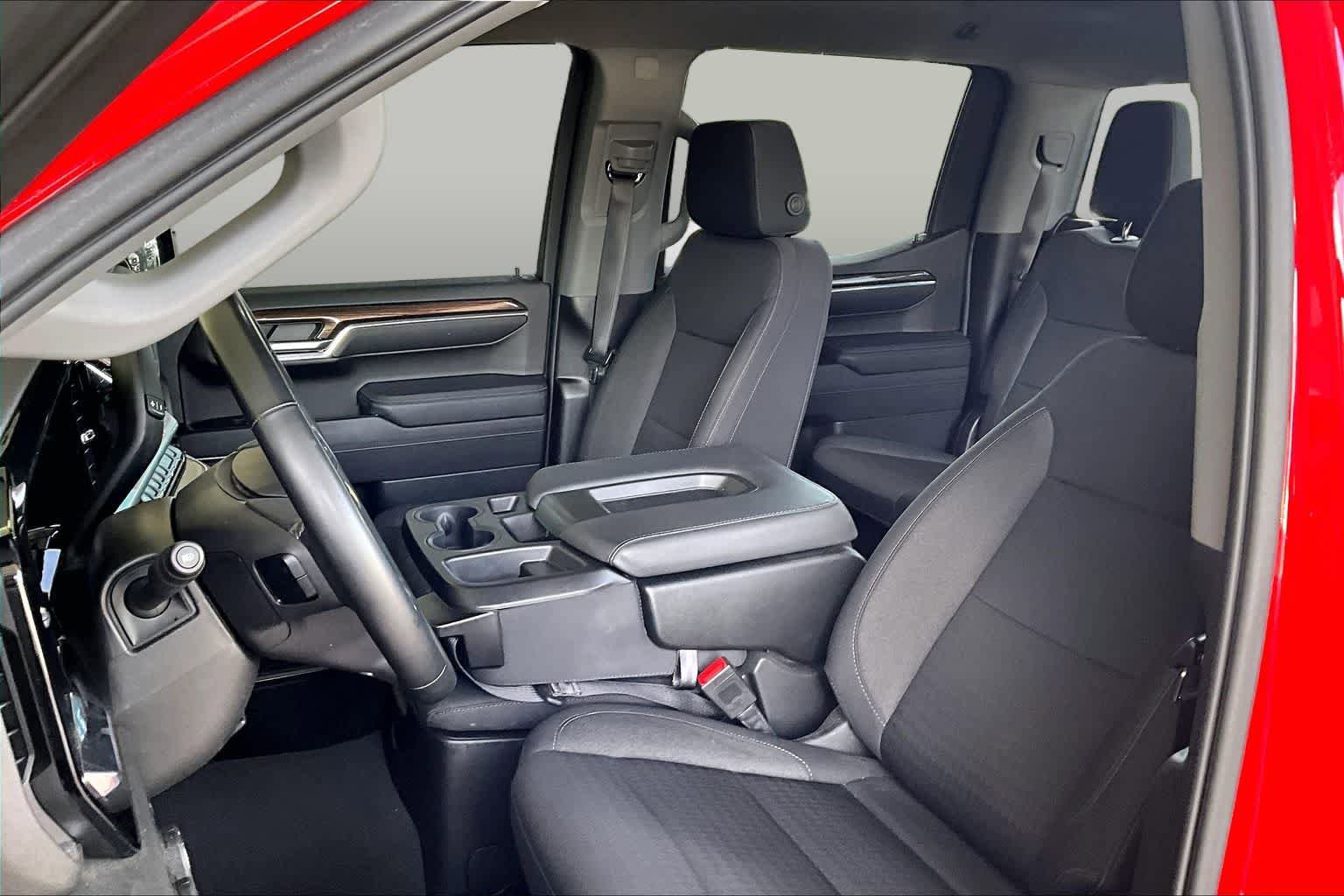 Used 2023 Chevrolet Silverado 1500 LT AWD/4WD image 8