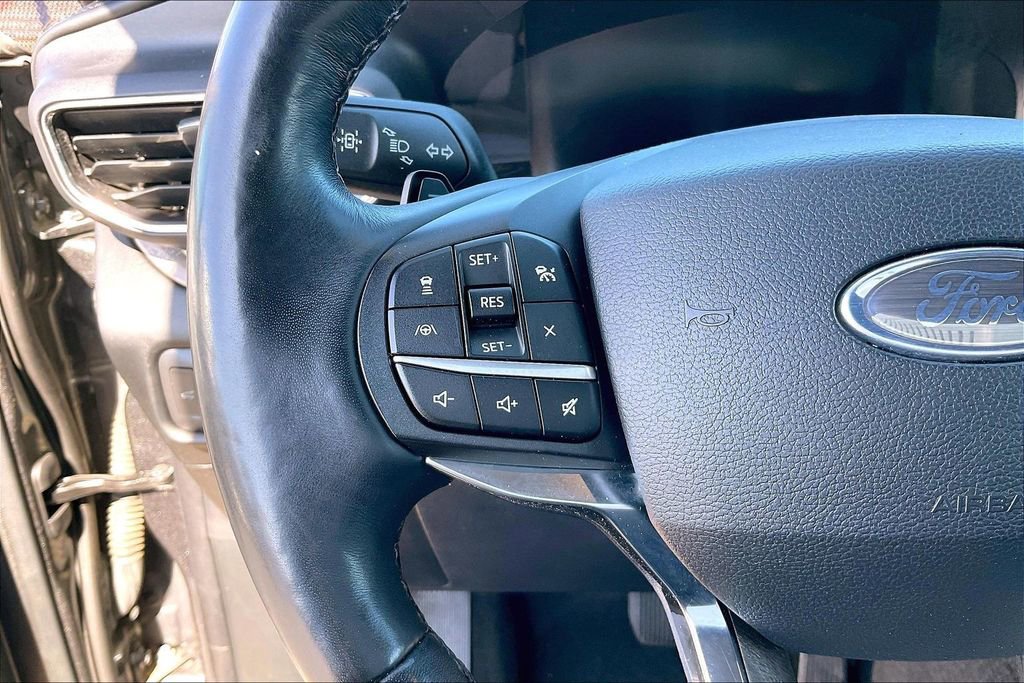 Certified 2020 Ford Explorer Platinum w/ Premium Technology Package image 16