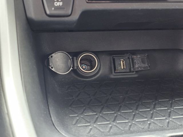 Used 2021 Toyota RAV4 XLE image 21