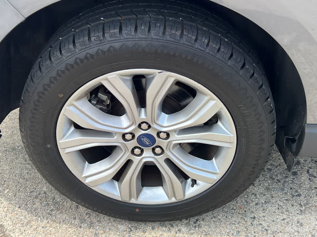 Certified 2022 Ford Edge Titanium AWD/4WD image 17