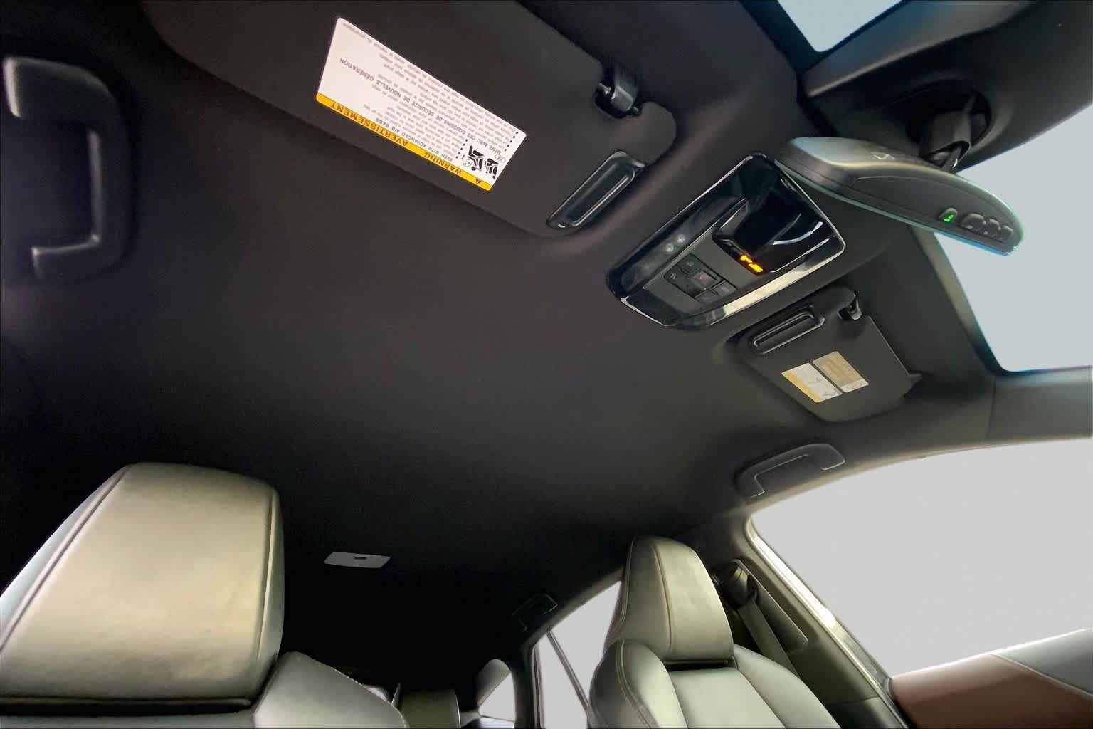 Used 2022 Toyota Venza XLE AWD/4WD image 13