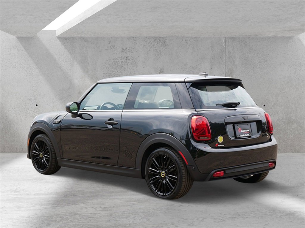 Used 2024 MINI Cooper SE image 4