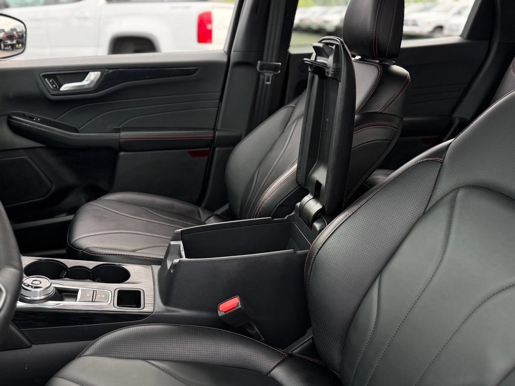 Certified 2025 Ford Escape ST-Line Elite w/ Premium Technology Package AWD/4WD image 24