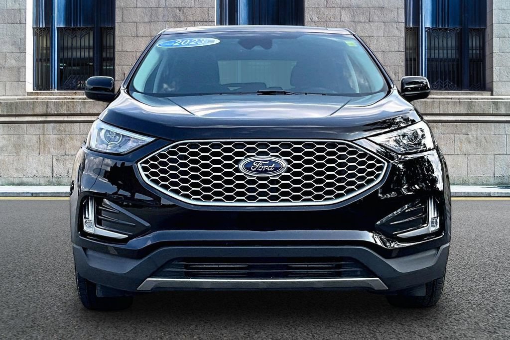 Certified 2023 Ford Edge SEL w/ Convenience Package AWD/4WD image 3
