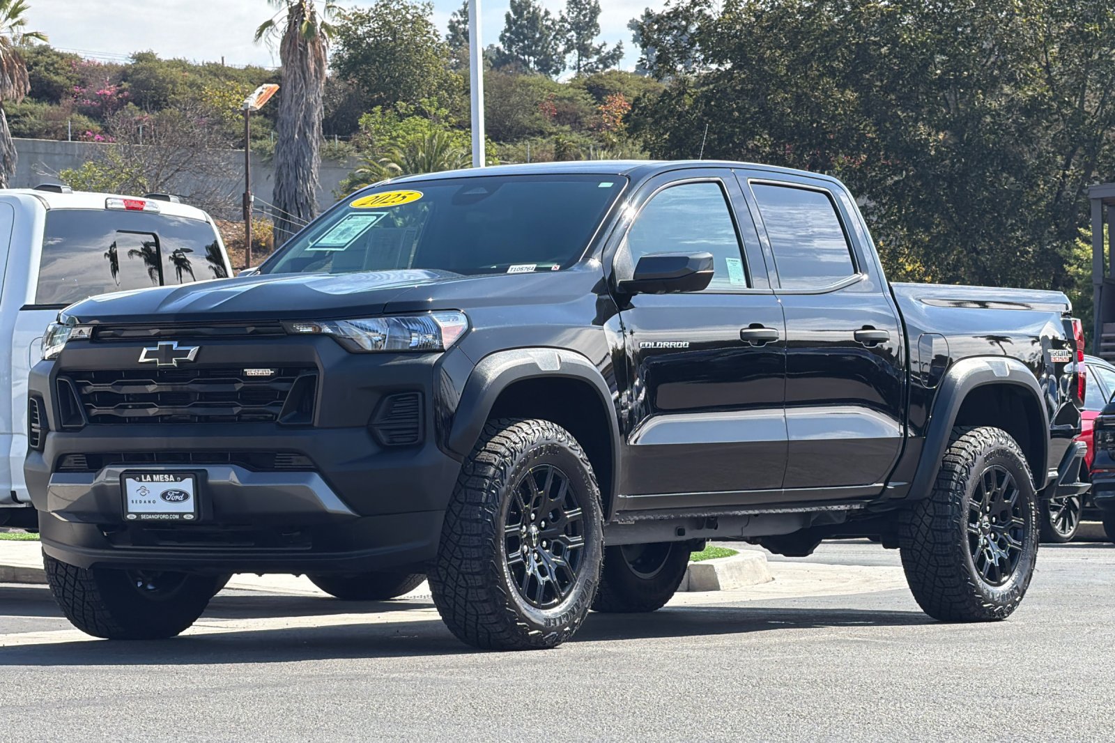 Used 2025 Chevrolet Colorado Trail Boss AWD/4WD image 7
