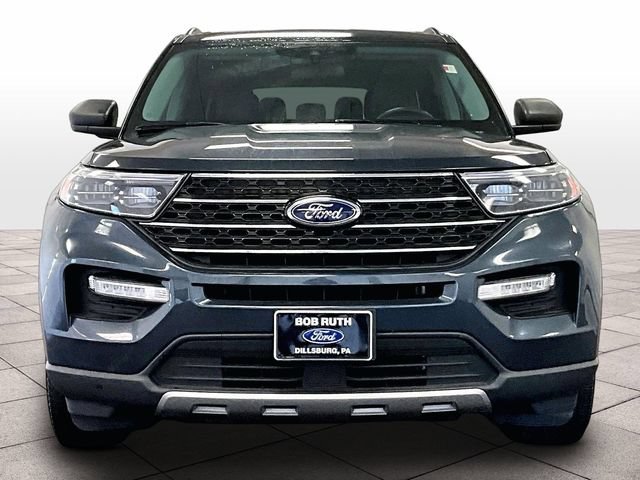 Certified 2022 Ford Explorer XLT w/ Equipment Group 202A AWD/4WD image 3
