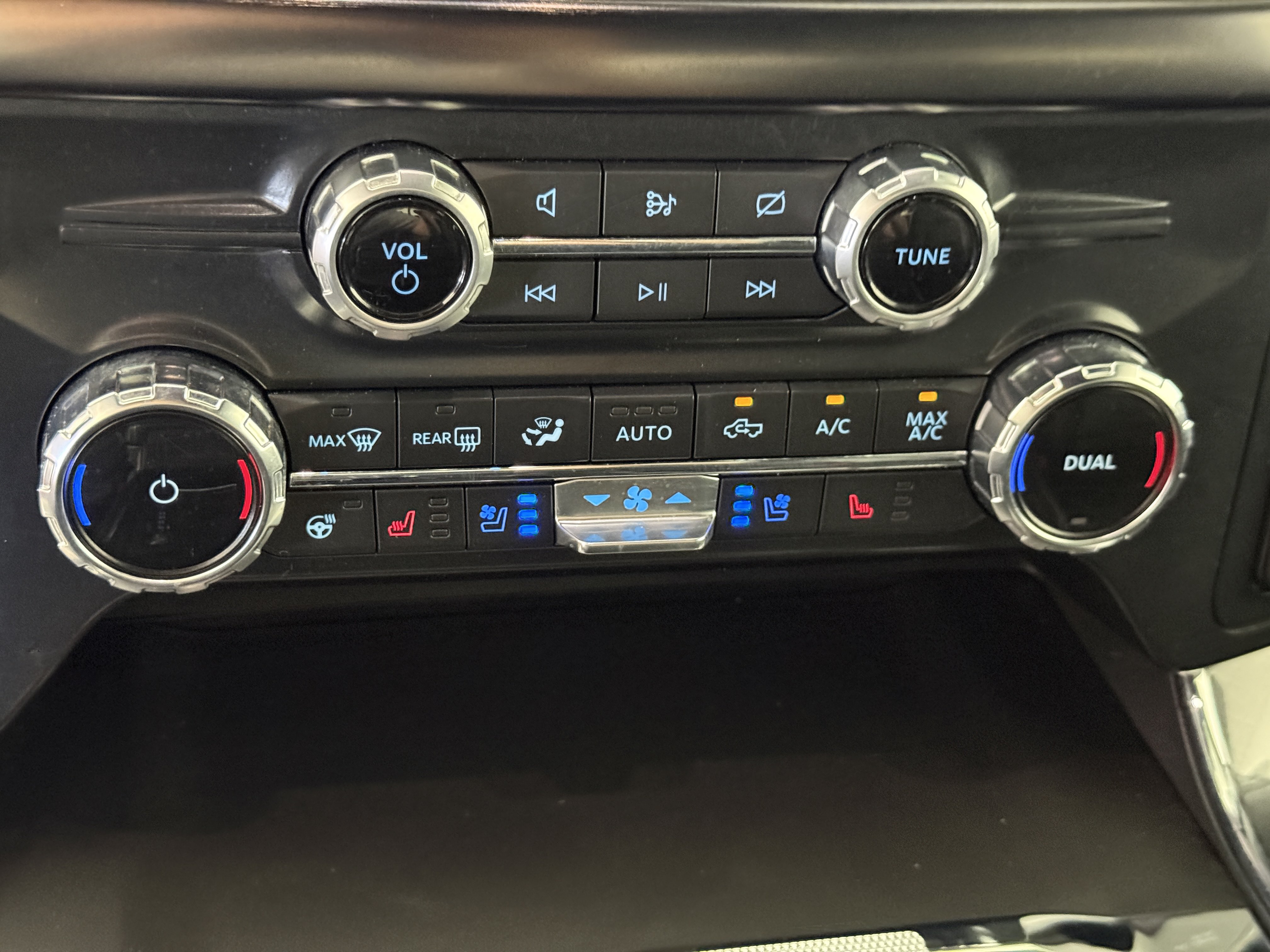 Certified 2022 Ford F150 Lariat w/ Equipment Group 502A High AWD/4WD image 22