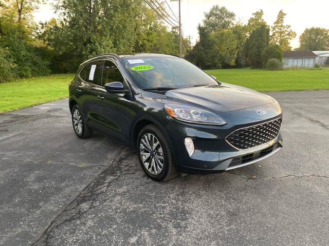 Certified 2022 Ford Escape Titanium AWD/4WD image 3
