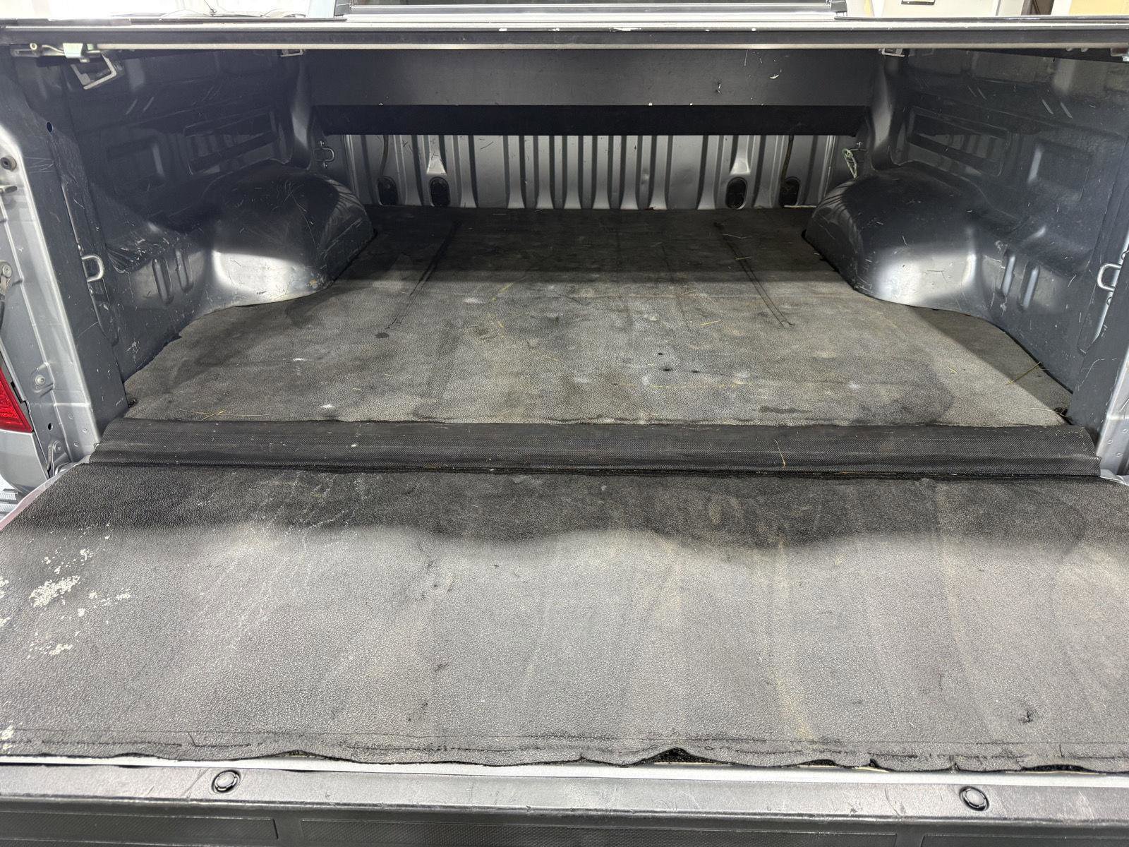 Used 2020 Toyota Tundra SR5 w/ SR5 Upgrade Package AWD/4WD image 32