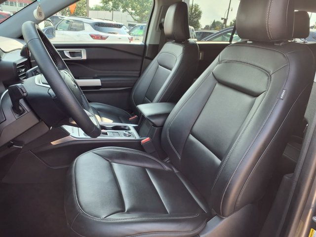 Certified 2024 Ford Explorer XLT w/ Equipment Group 202A AWD/4WD image 4