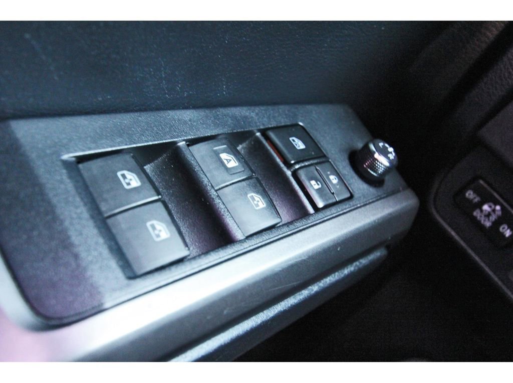 Used 2018 Toyota Tacoma SR5 RWD image 20