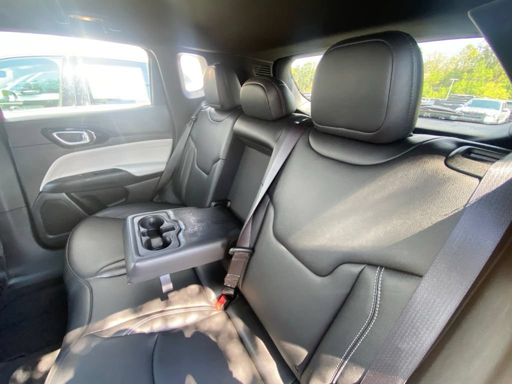 Used 2025 Jeep Compass Limited AWD/4WD image 24