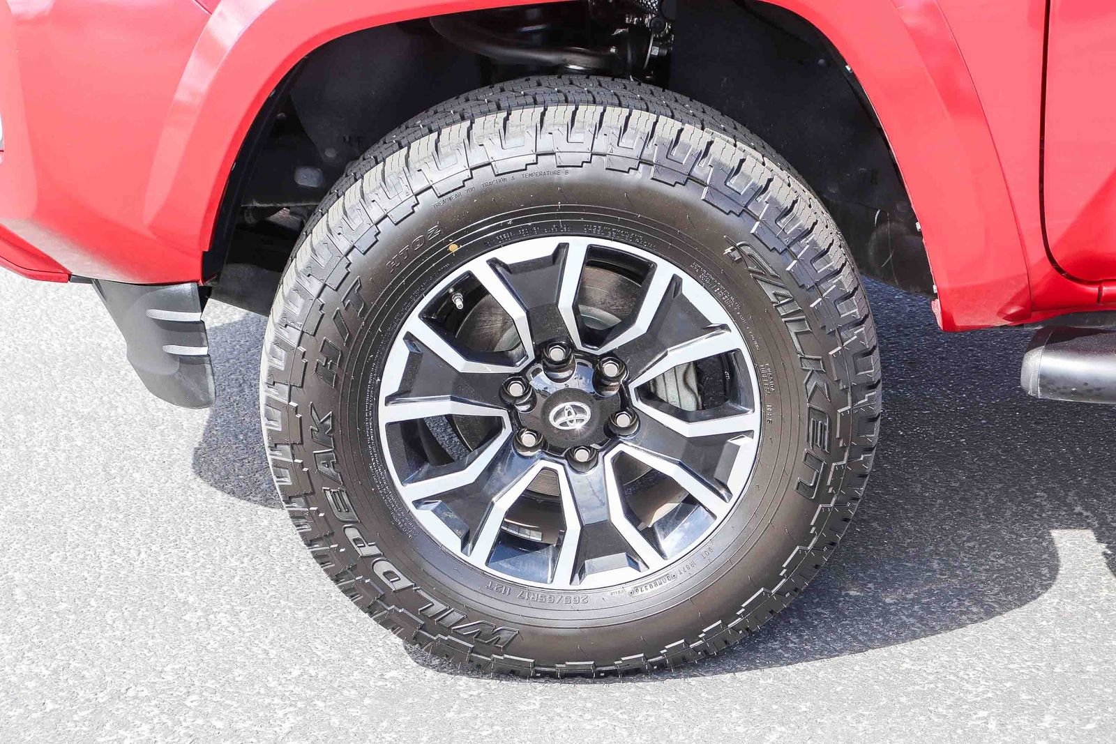 Used 2020 Toyota Tacoma TRD Sport w/ Technology Package RWD image 9