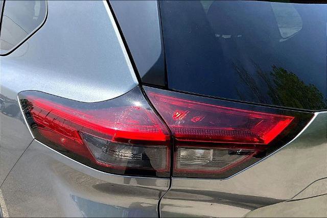 Used 2024 Nissan Rogue S AWD/4WD image 29