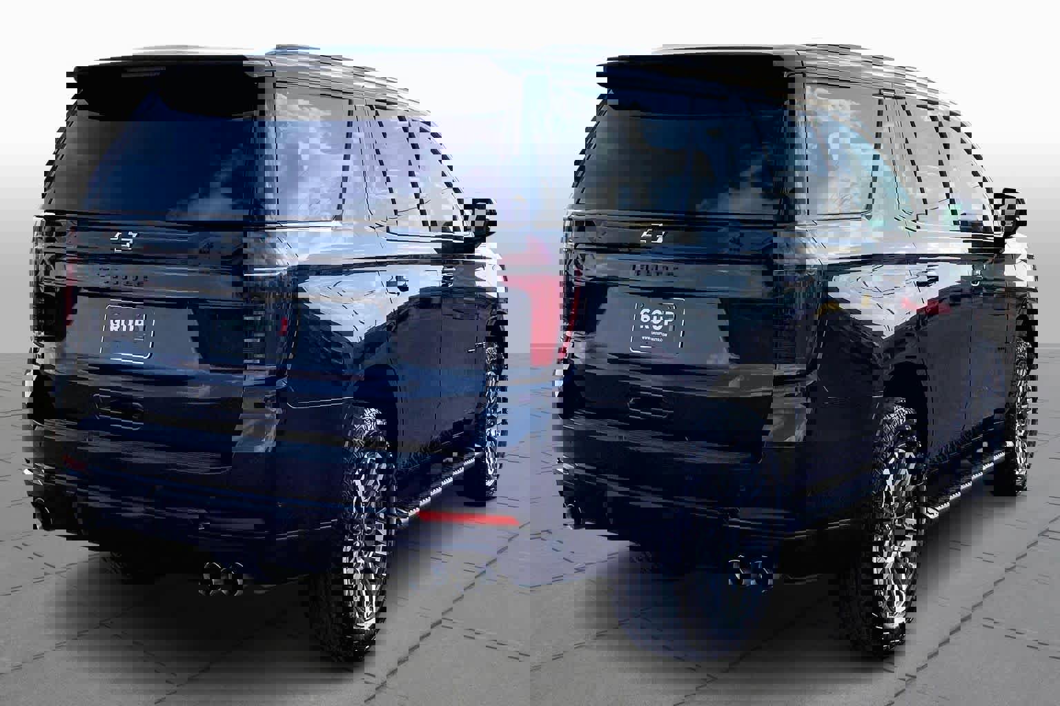 Used 2025 Chevrolet Tahoe Z71 image 3