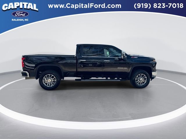 Used 2025 Chevrolet Silverado 2500 LTZ w/ LTZ Premium Package image 9
