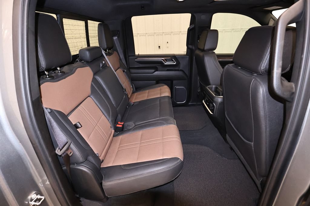 Used 2024 Chevrolet Silverado 3500 High Country w/ High Country Premium Package AWD/4WD image 20