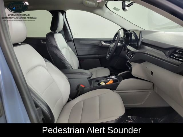 Certified 2024 Ford Escape Platinum w/ Class II Trailer Tow Package image 18