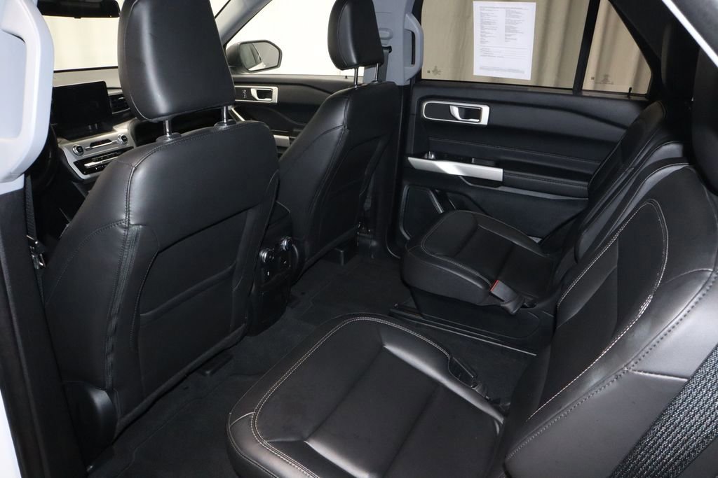 Certified 2022 Ford Explorer XLT w/ Equipment Group 202A image 21