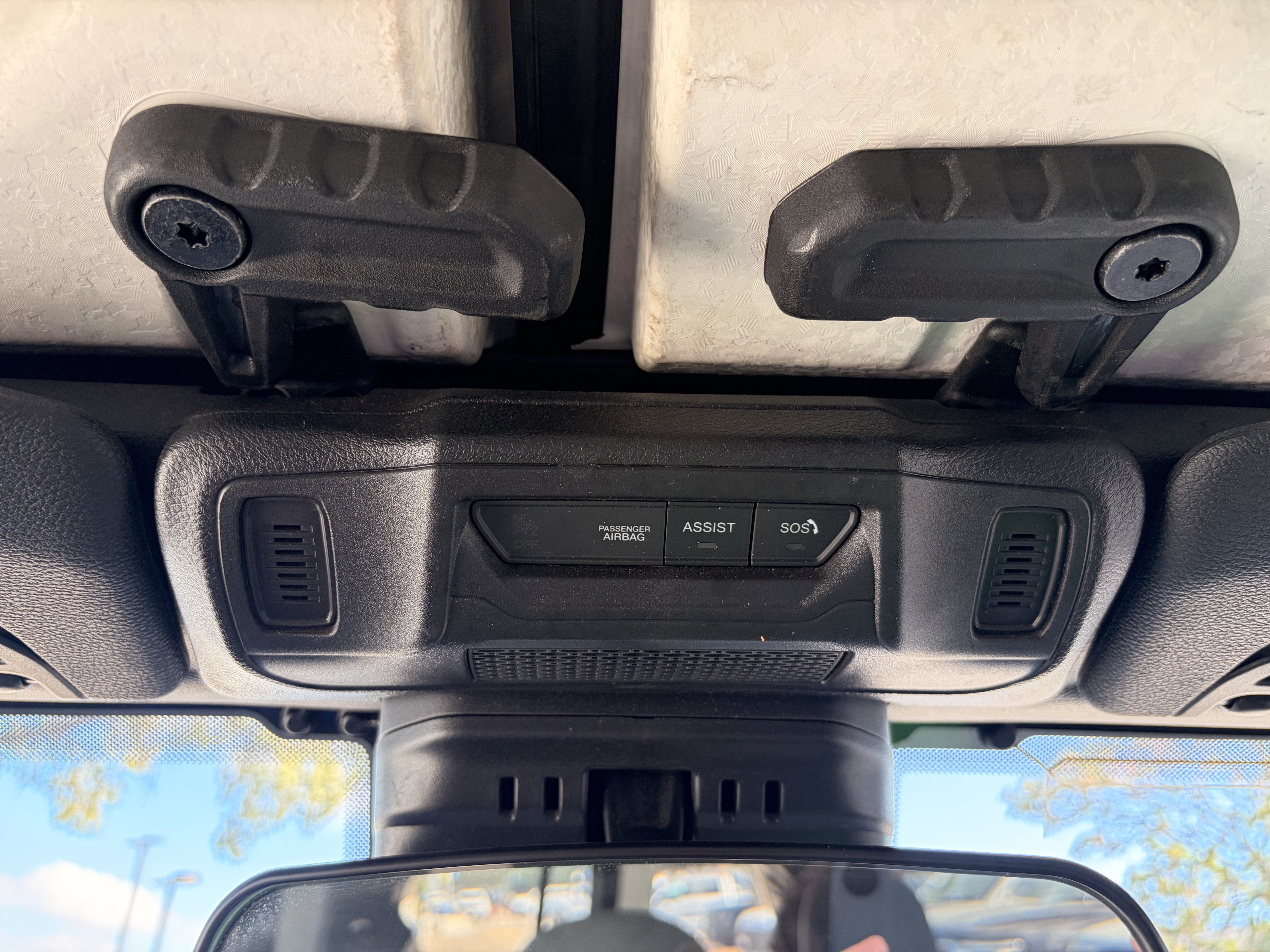 Used 2024 Jeep Wrangler Unlimited Sahara AWD/4WD image 25
