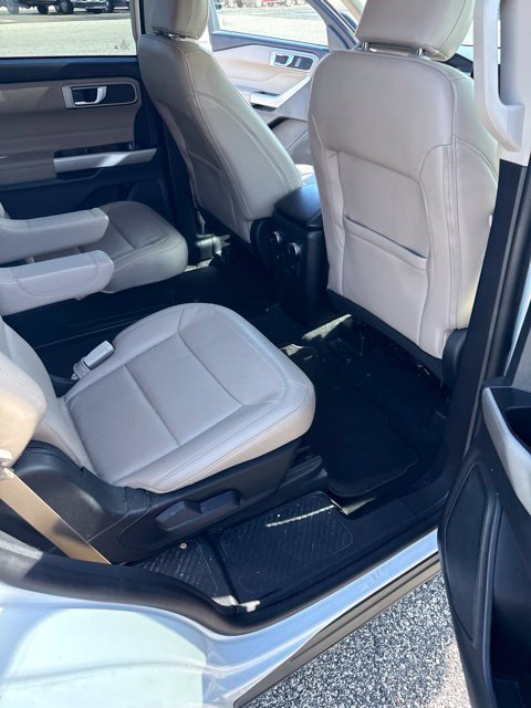 Certified 2022 Ford Explorer XLT w/ Equipment Group 202A AWD/4WD image 18