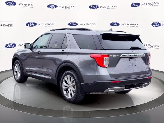 Certified 2023 Ford Explorer XLT w/ Equipment Group 202A AWD/4WD image 3