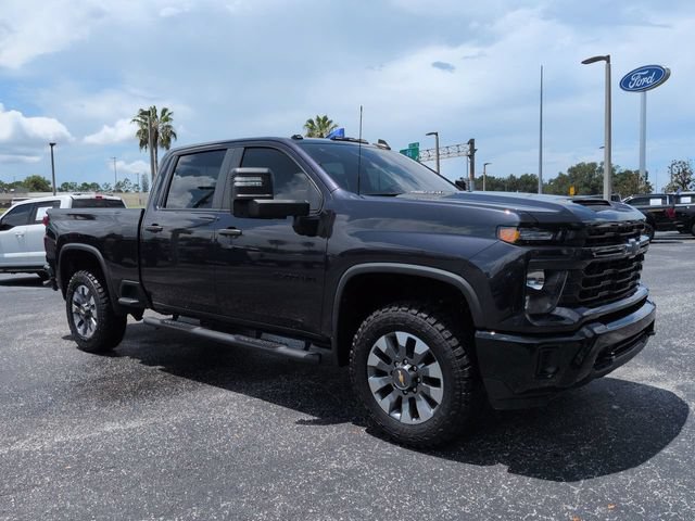 Used 2024 Chevrolet Silverado 2500 Custom w/ Custom Value Package RWD image 2