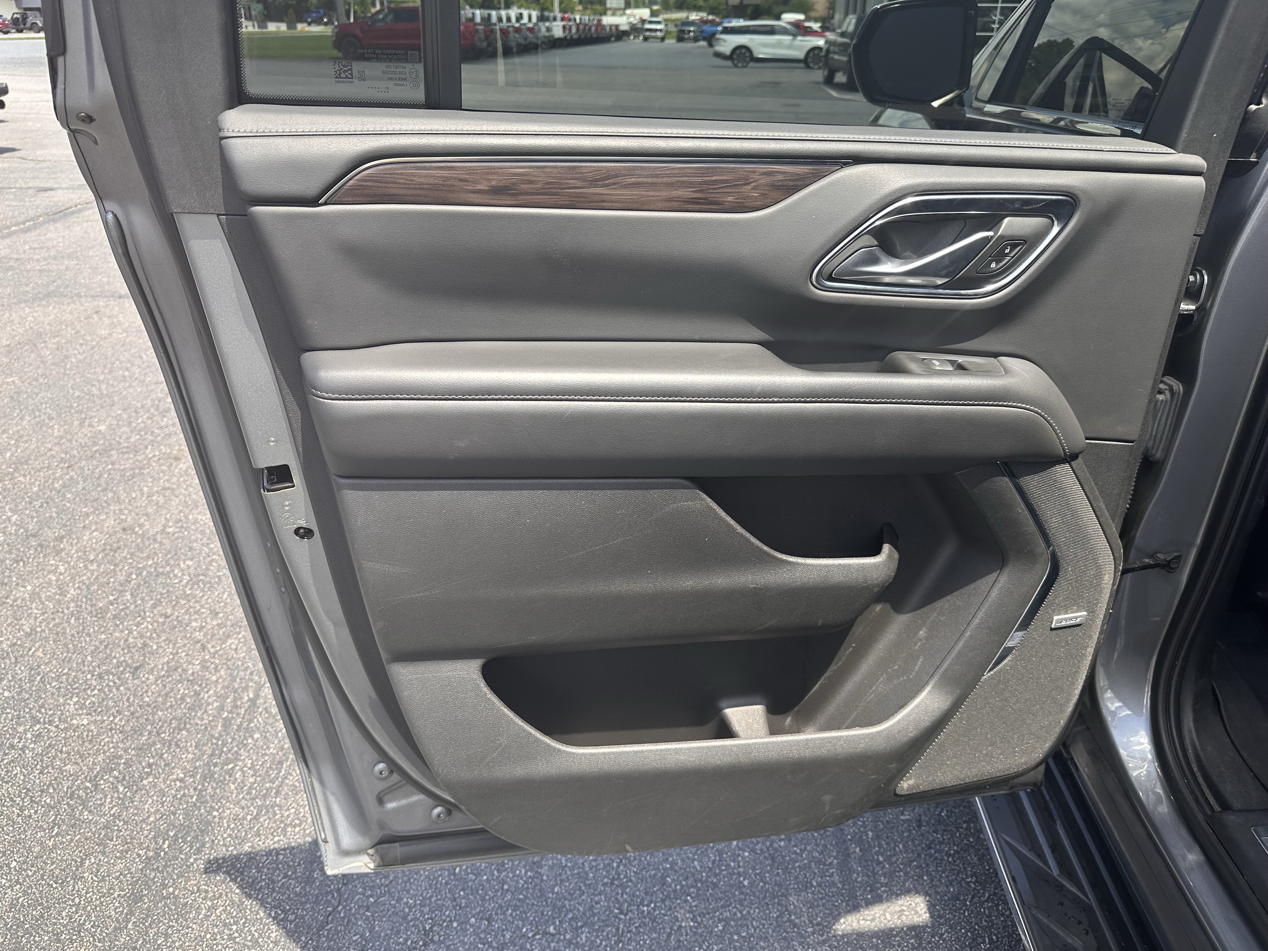 Used 2022 Chevrolet Suburban LT AWD/4WD image 11