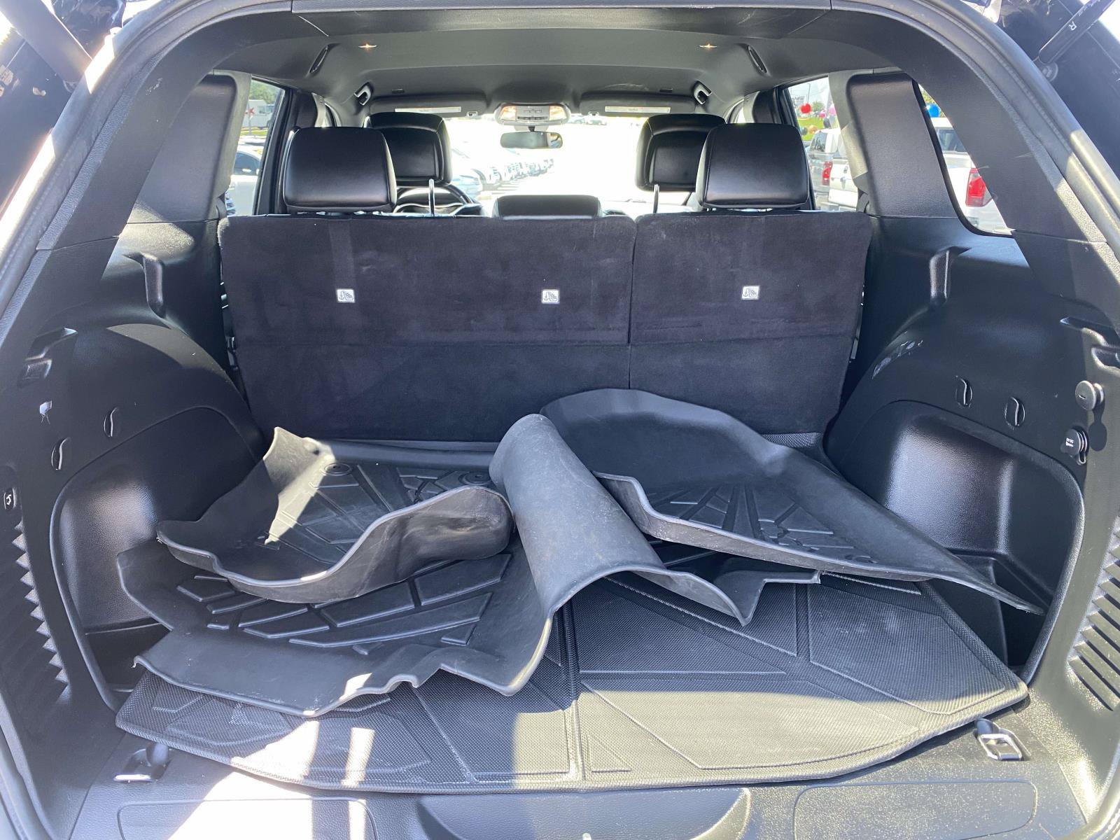 Used 2021 Jeep Grand Cherokee Laredo X RWD image 10