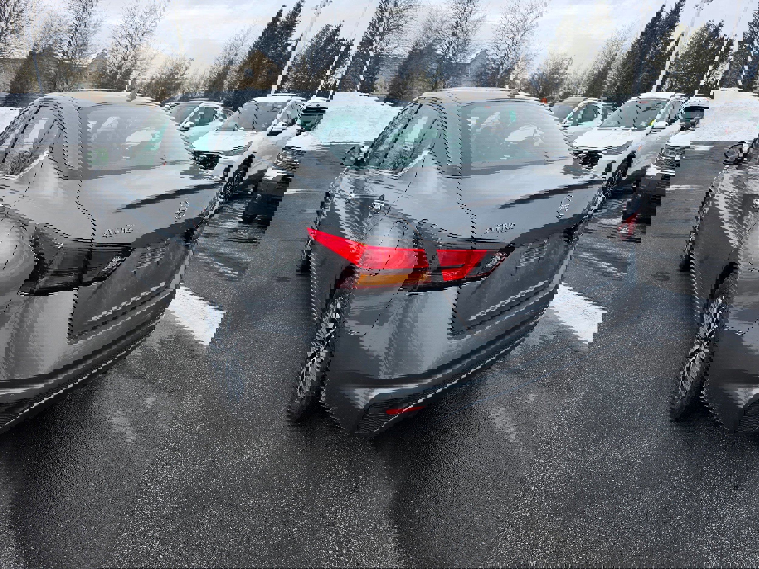 Used 2024 Nissan Altima 2.5 SV image 5