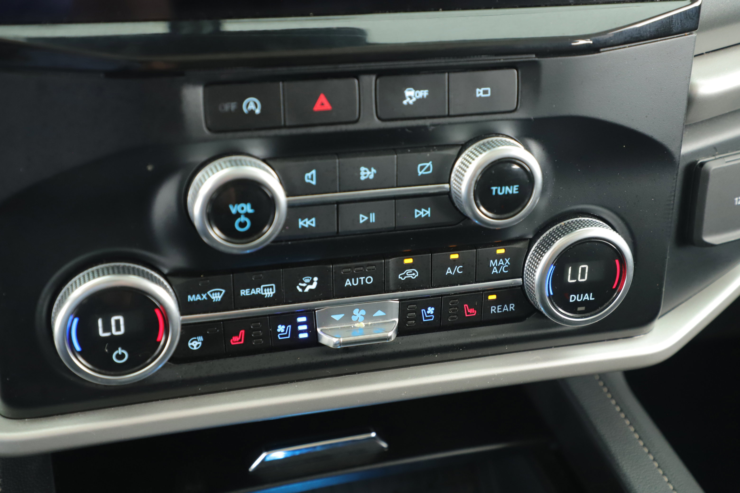 Certified 2024 Ford Expedition XLT image 15