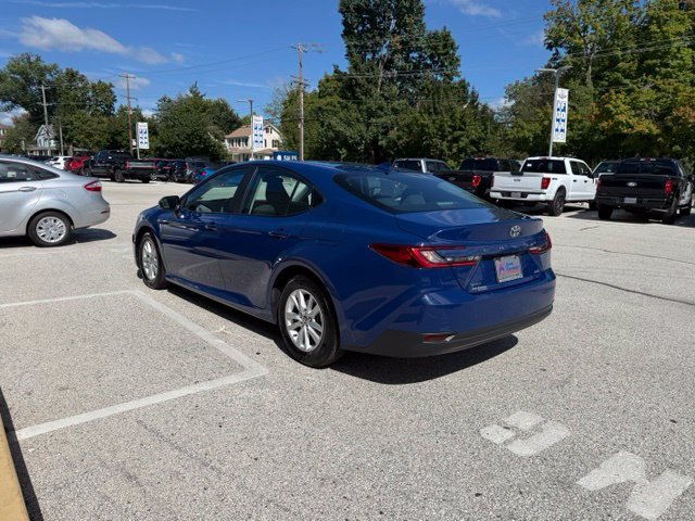 Used 2025 Toyota Camry LE FWD image 9