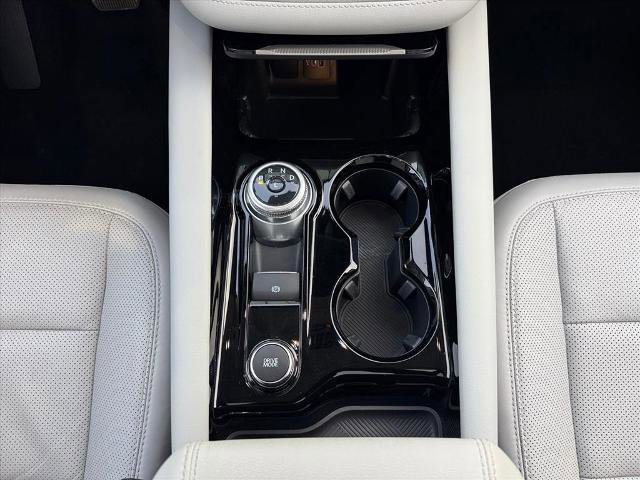 Certified 2025 Ford Explorer Platinum w/ Ultimate Package image 16