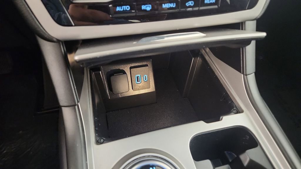 Certified 2024 Ford Explorer XLT AWD/4WD image 19