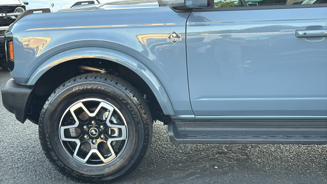 Certified 2025 Ford Bronco Outer Banks AWD/4WD image 13