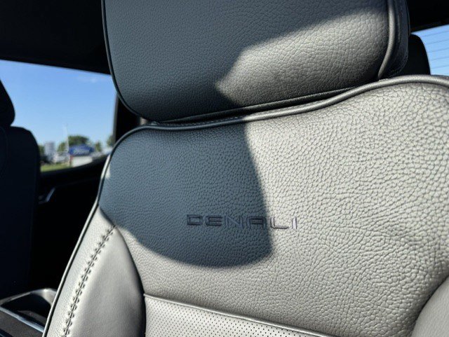Used 2026 GMC Sierra 1500 Denali AWD/4WD image 18