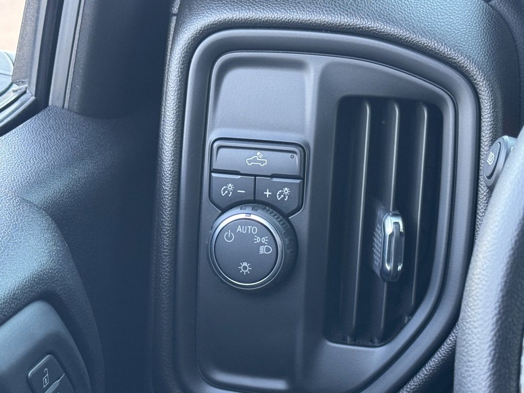 Used 2022 Chevrolet Silverado 1500 Custom image 23