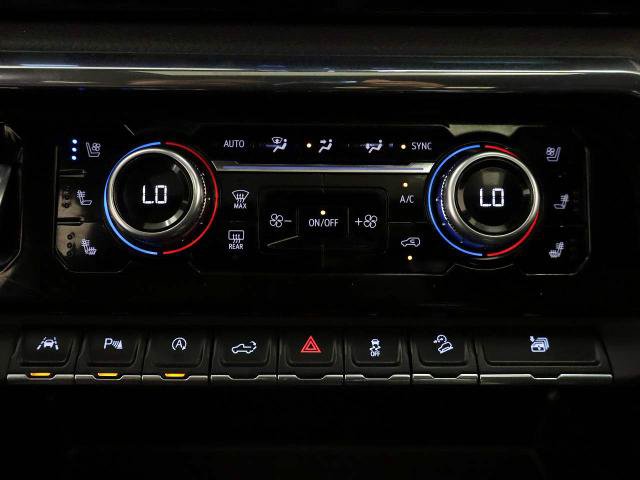 Used 2024 GMC Sierra 1500 Denali w/ Denali Reserve Package AWD/4WD image 35
