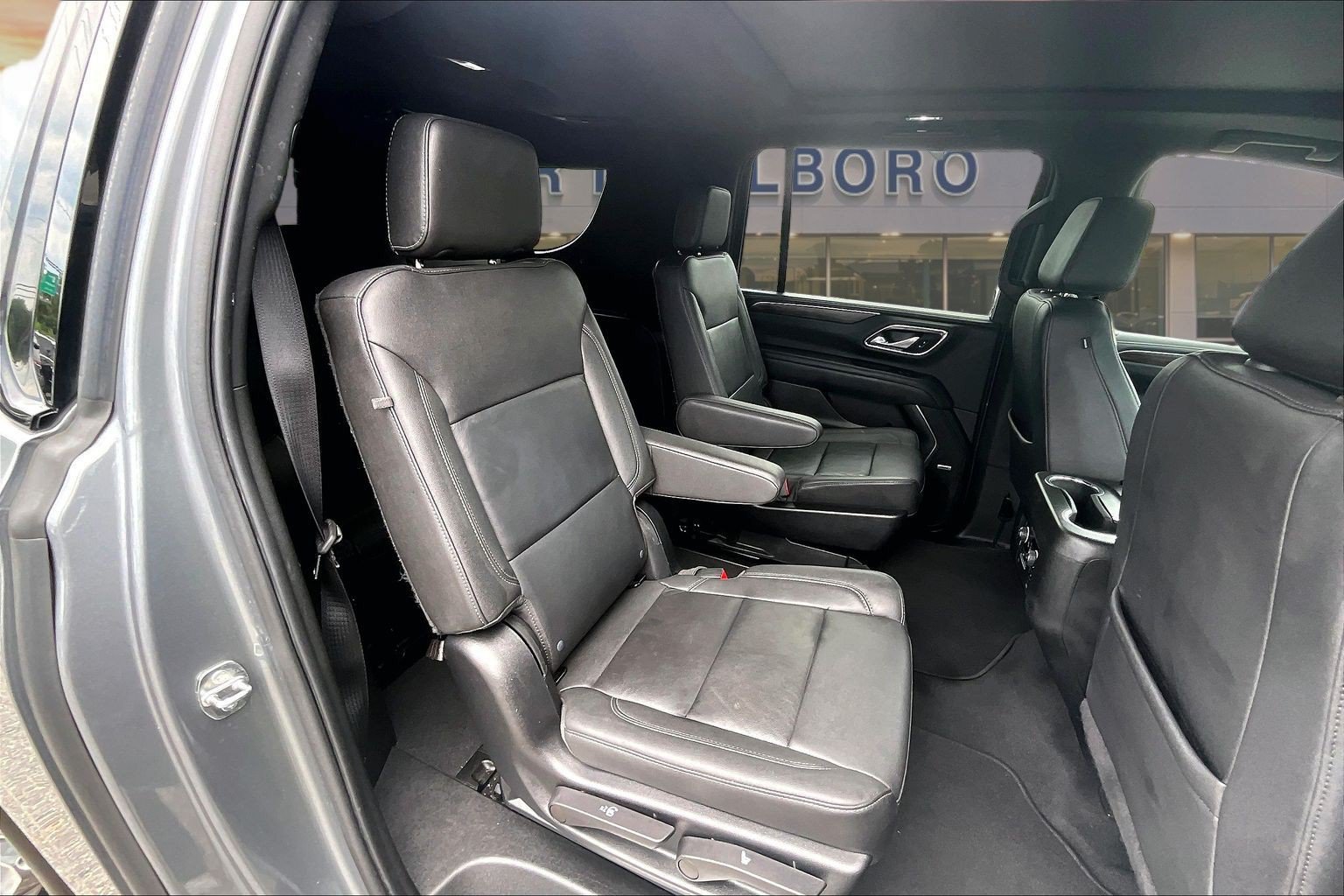 Used 2022 Chevrolet Suburban Z71 w/ Luxury Package AWD/4WD image 27