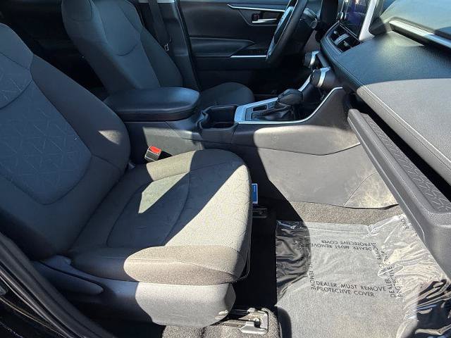 Used 2025 Toyota RAV4 XLE AWD/4WD image 10