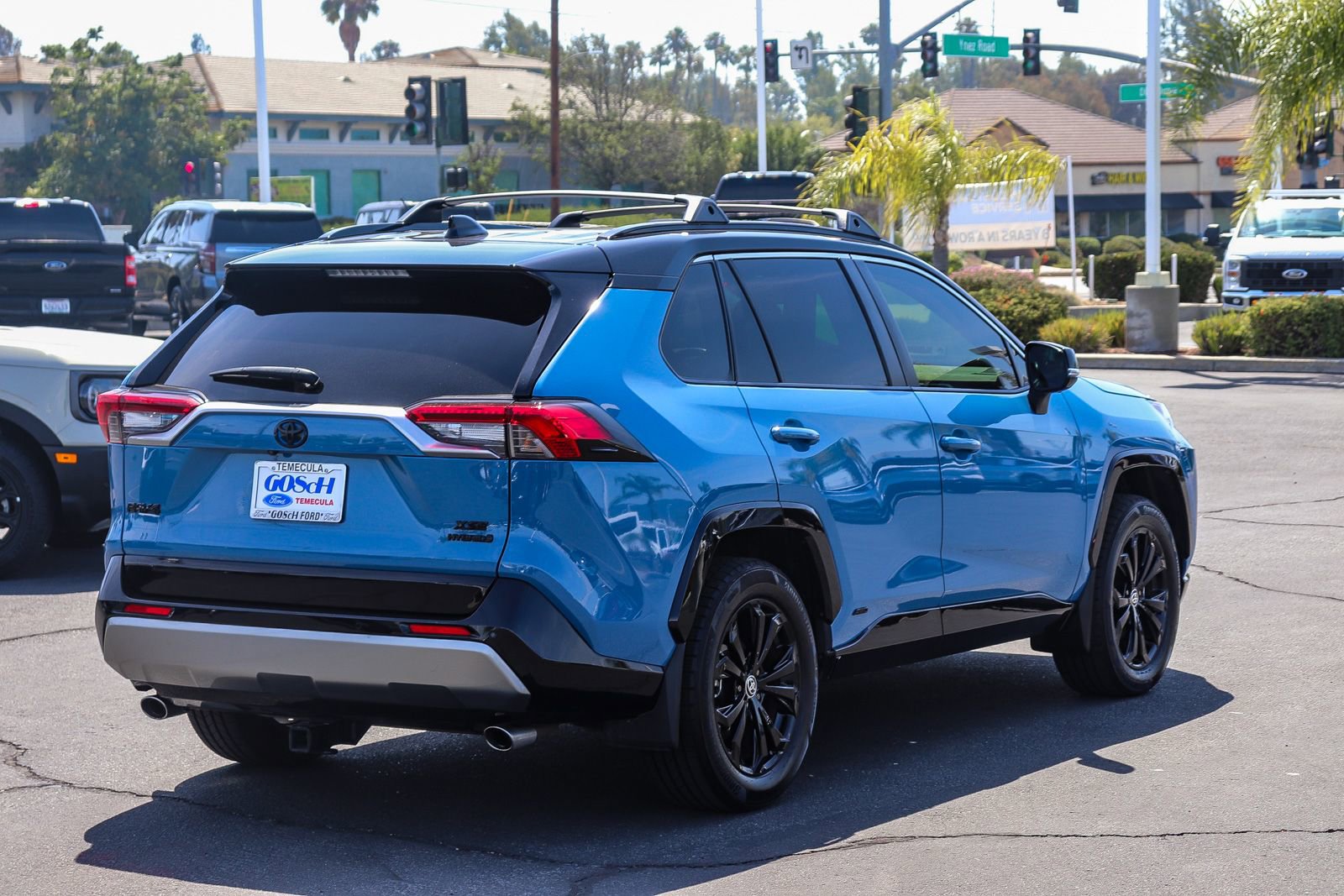 Used 2023 Toyota RAV4 XSE AWD/4WD image 4