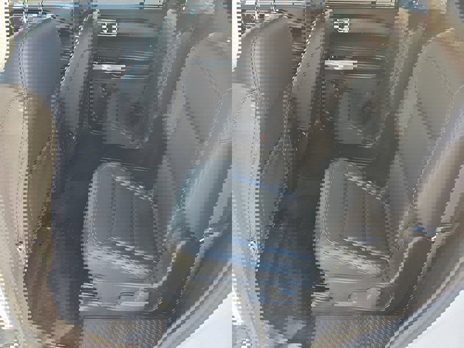 Certified 2022 Ford Explorer XLT w/ Equipment Group 202A image 23